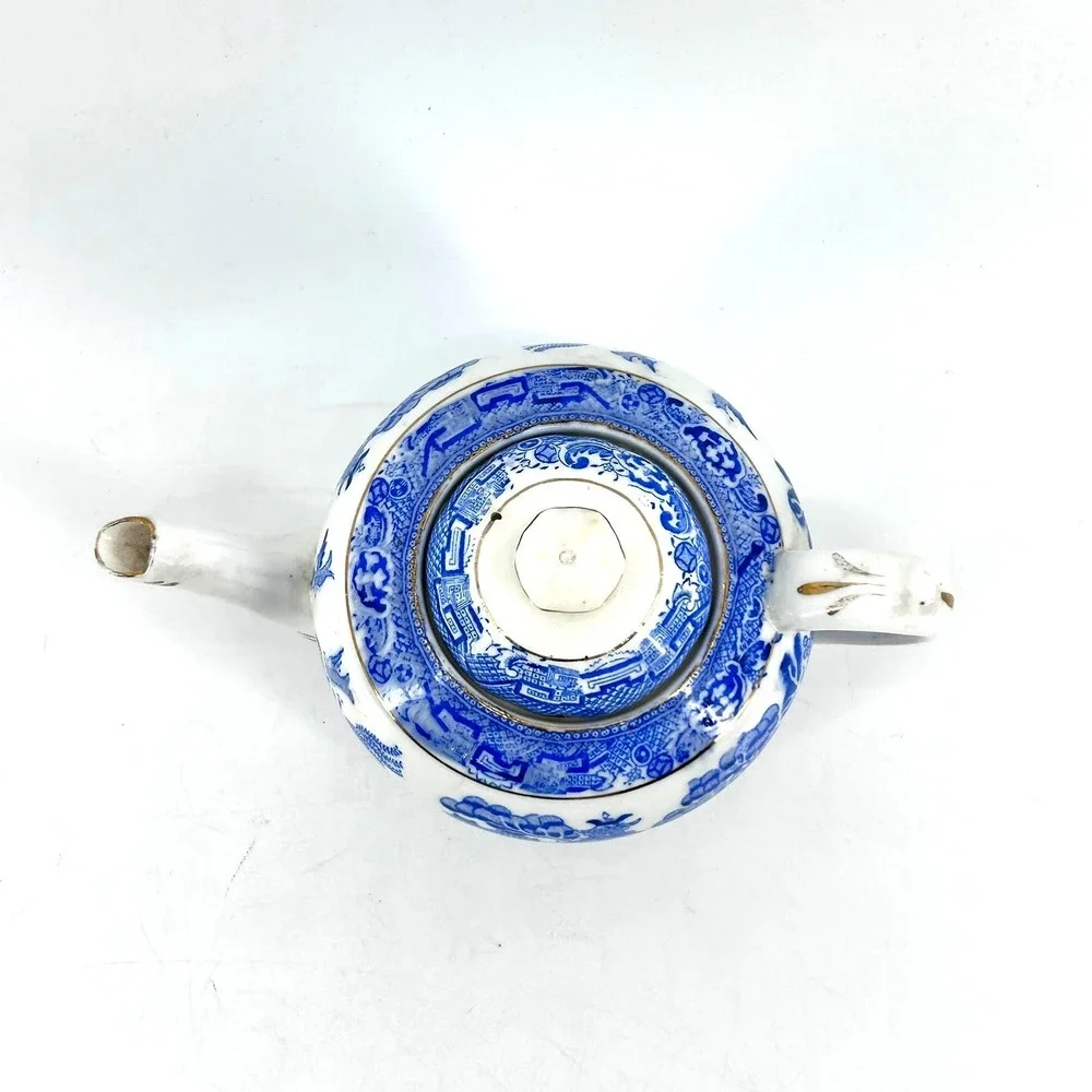 Royal Grafton Blue Willow Bone China Teapot Gold Trim England Pagoda Vintage
